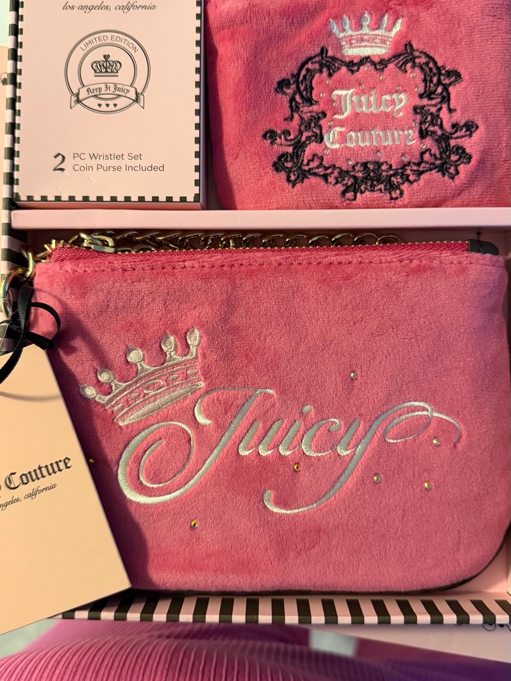 Juicy Couture wristiet